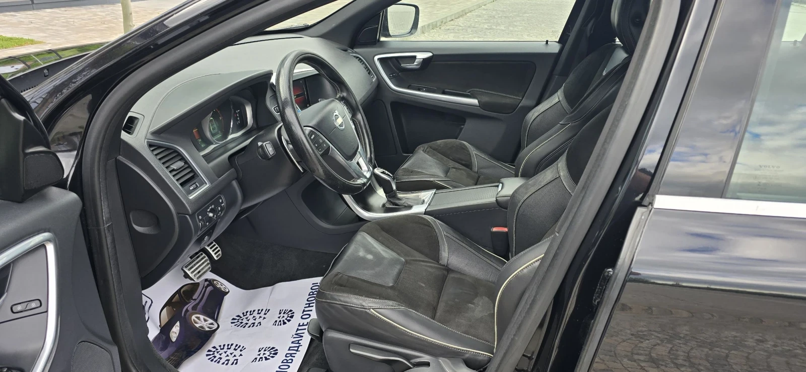 Volvo XC60 2.4 D4 R-design AWD//ЛИЗИНГ//FULL//DIGITAL, снимка 13 - Автомобили и джипове - 54528443