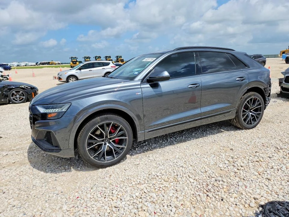 Audi Q8 PREMIUM PLUS S-LINE| MATRIX| DISTRONIC| BANG&OLUFS, снимка 2 - Автомобили и джипове - 54705628