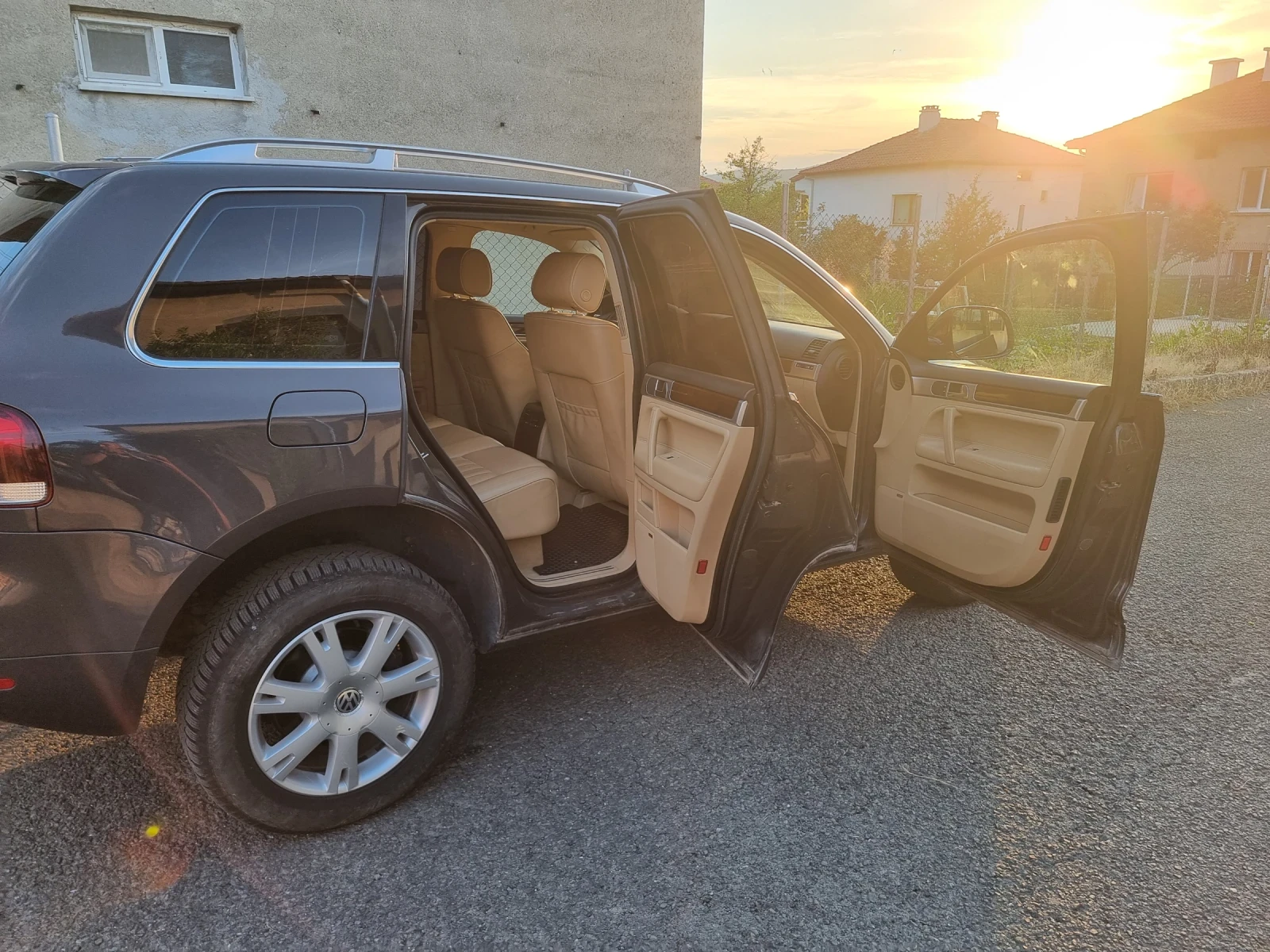VW Touareg, снимка 9 - Автомобили и джипове - 55304024