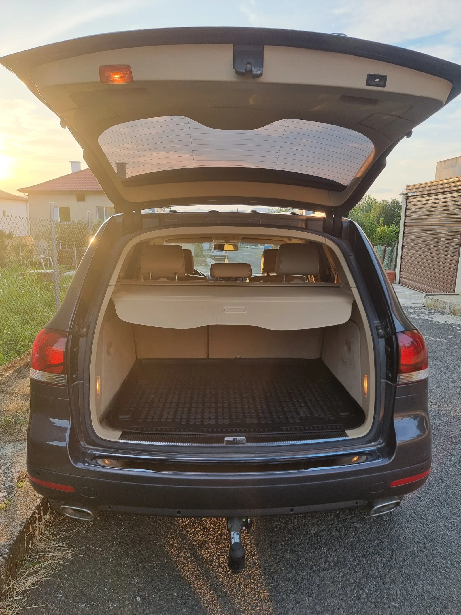 VW Touareg, снимка 16 - Автомобили и джипове - 55304024