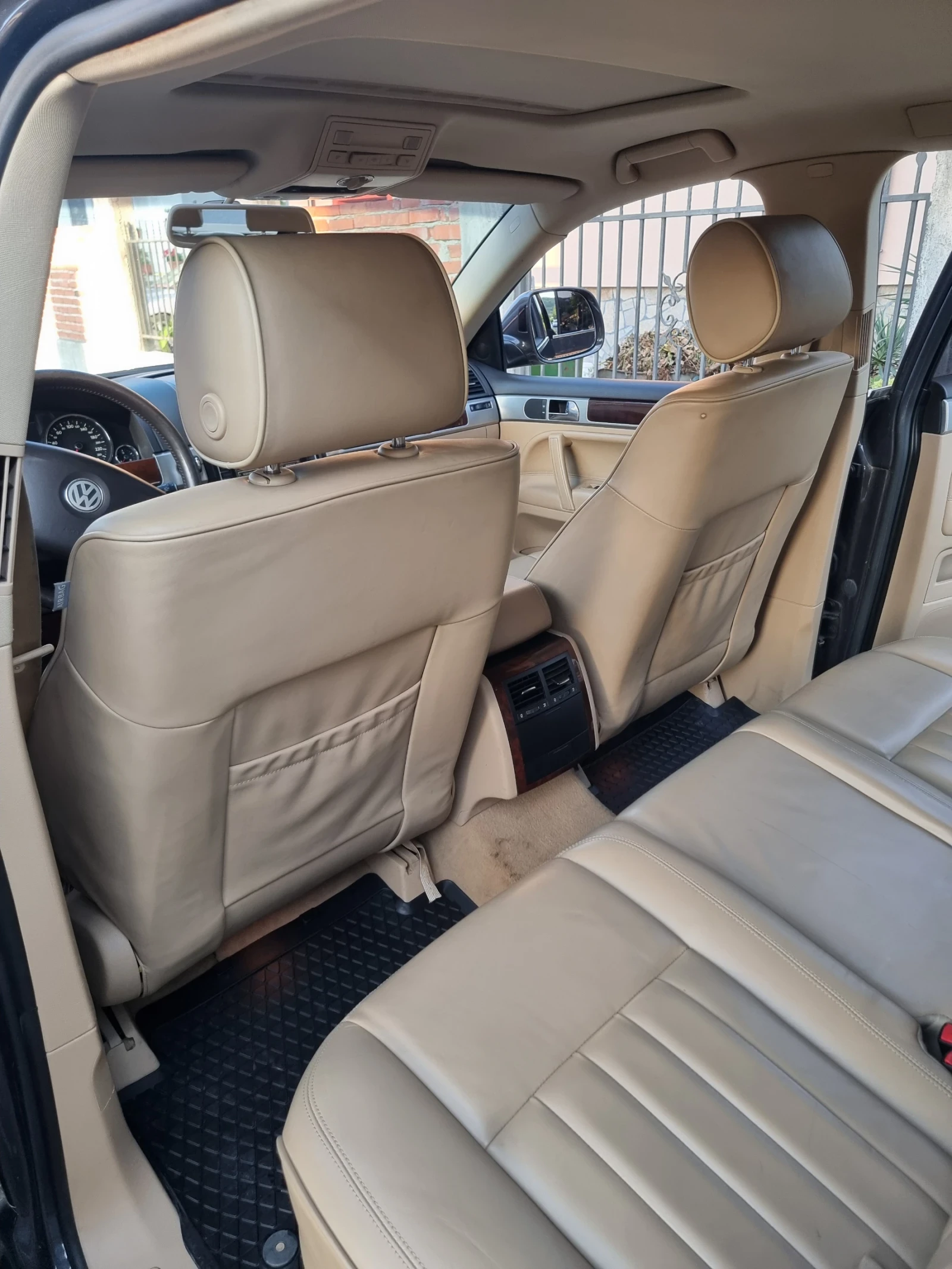 VW Touareg, снимка 2 - Автомобили и джипове - 55304024