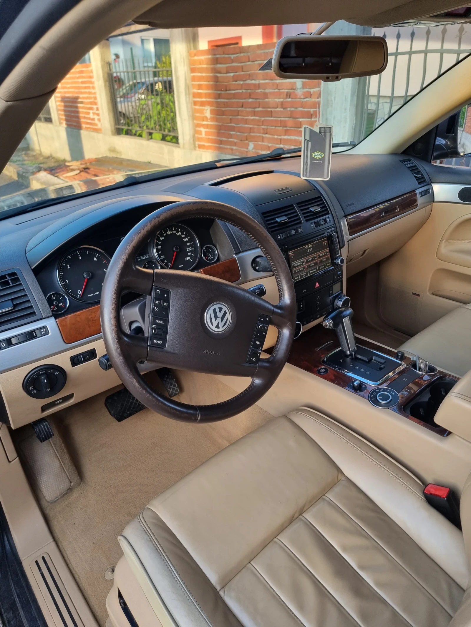 VW Touareg, снимка 8 - Автомобили и джипове - 55304024