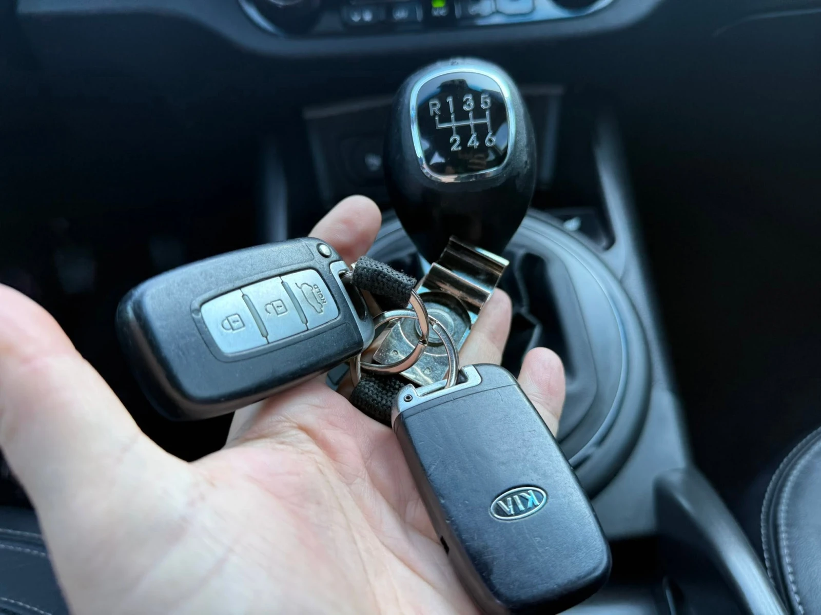 Kia Sportage Kia Sportage 2.0crdi 4x4 Уникат, снимка 12 - Автомобили и джипове - 55567894