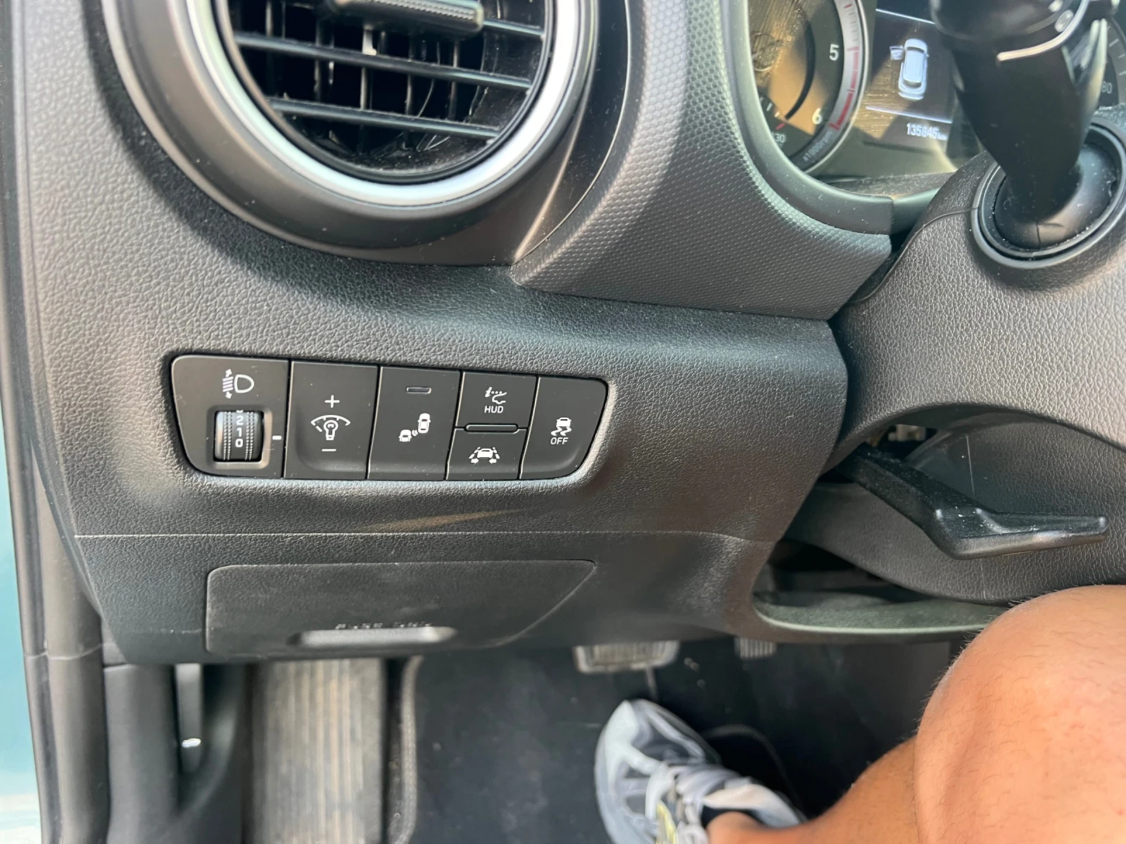 Hyundai Kona 1.6 diesel Automatic Full , снимка 9 - Автомобили и джипове - 55728656