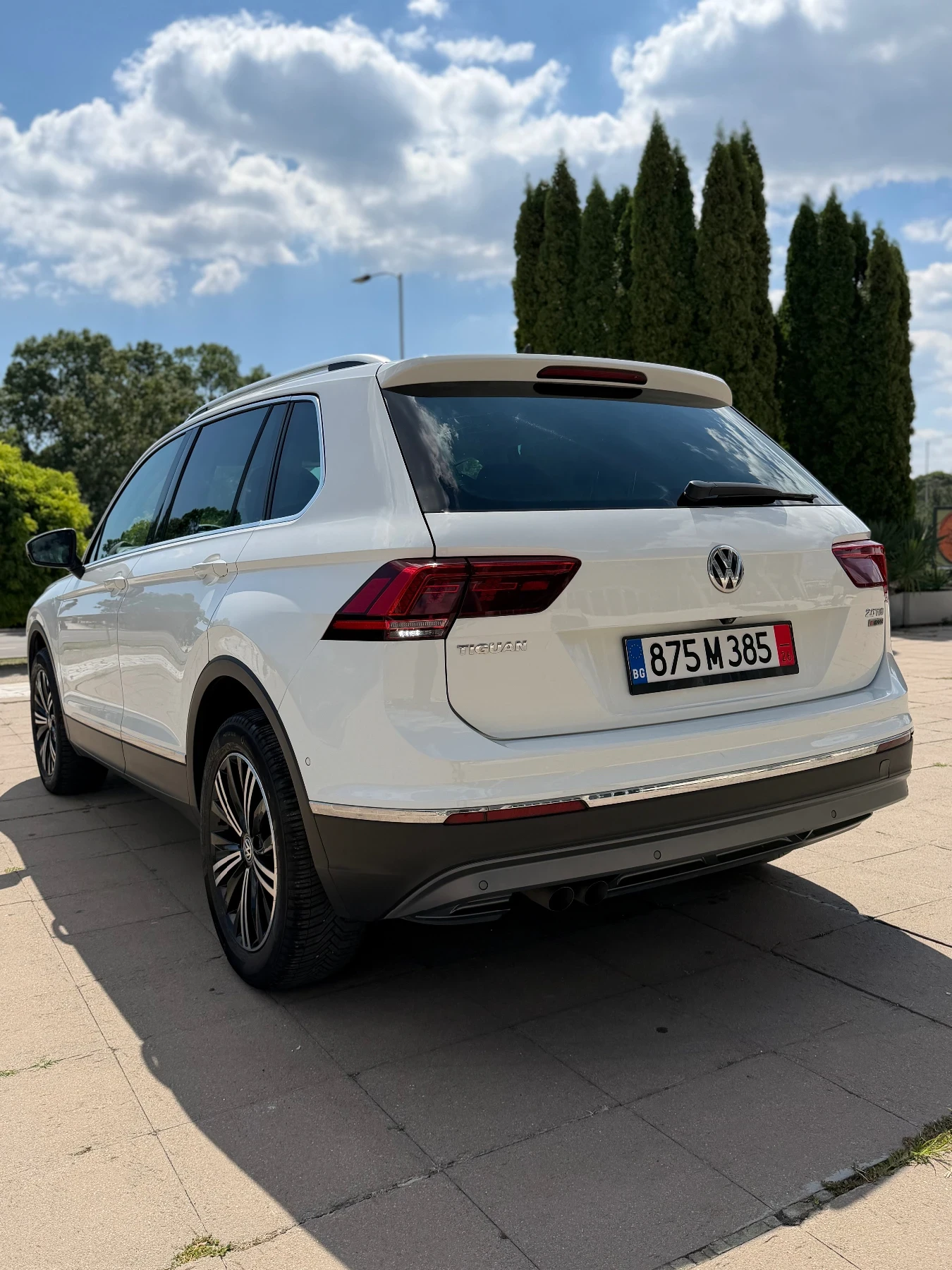VW Tiguan 2.0 190 4motion Дигитал Печка Камера Вс асистенти, снимка 5 - Автомобили и джипове - 55867771