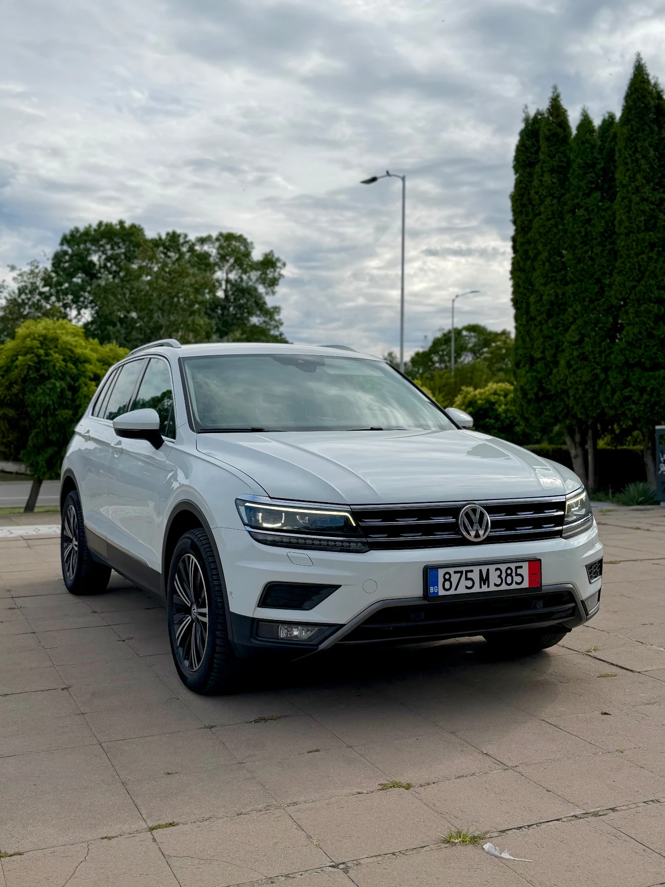 VW Tiguan 2.0 190 4motion Дигитал Печка Камера Памет Distron, снимка 2 - Автомобили и джипове - 56264528