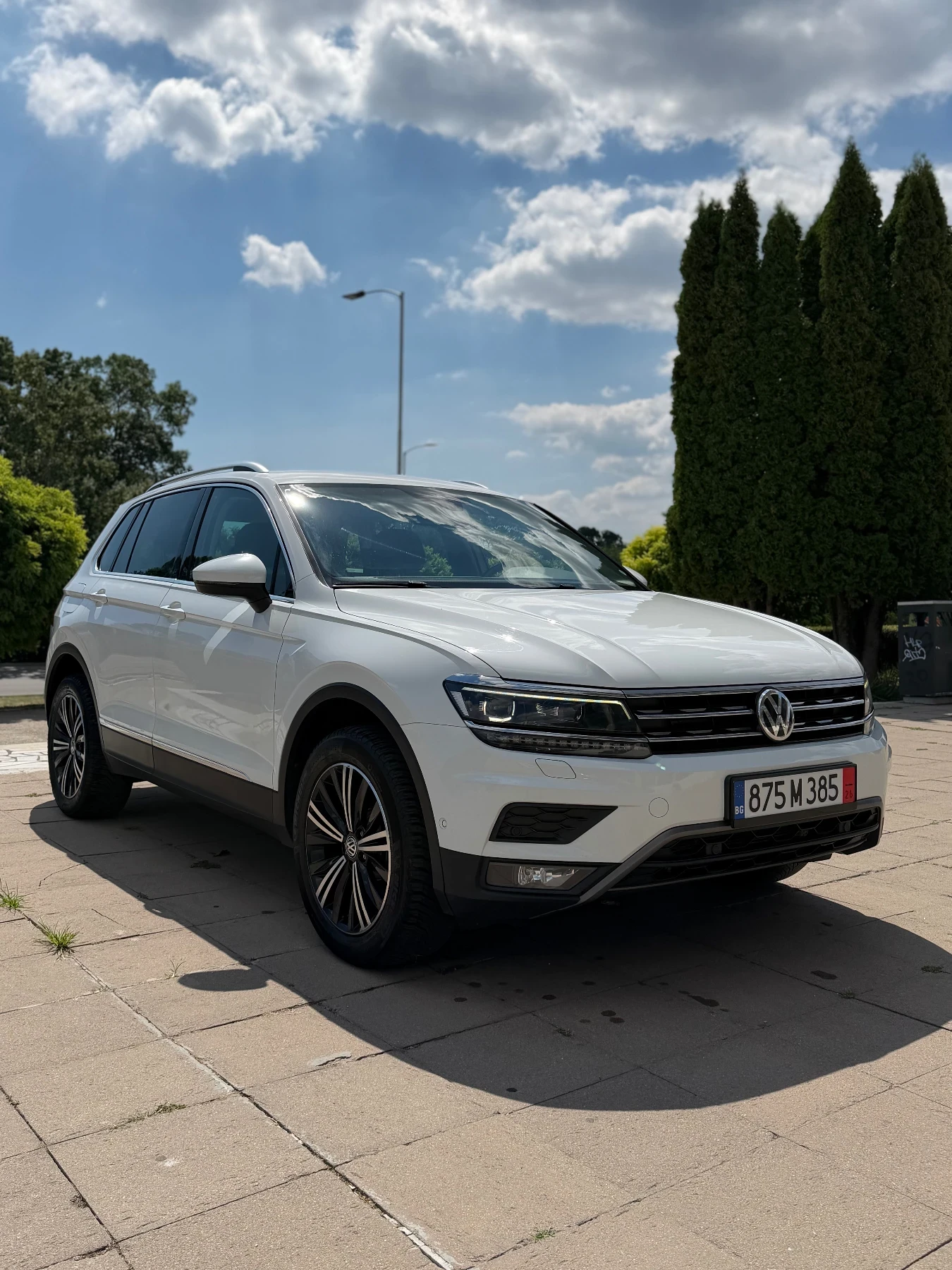VW Tiguan 2.0 190 4motion Дигитал Печка Камера Вс асистенти, снимка 2 - Автомобили и джипове - 55867771