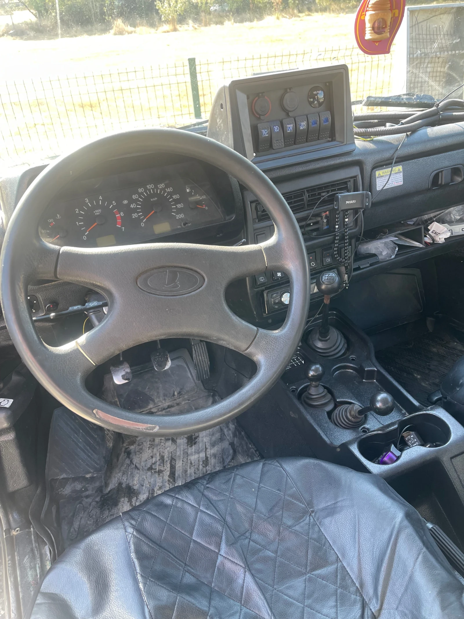 Lada Niva 1.7I, снимка 12 - Автомобили и джипове - 56149795
