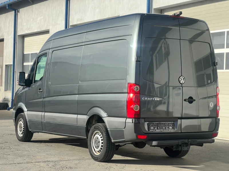 VW Crafter 2.5TDI - 136hp / Климатроник / Автентичен вид!, снимка 6 - Бусове и автобуси - 53071037