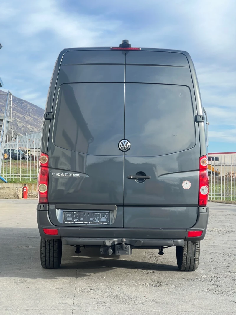 VW Crafter 2.5TDI - 136hp / Климатроник / Автентичен вид!, снимка 7 - Бусове и автобуси - 53071037