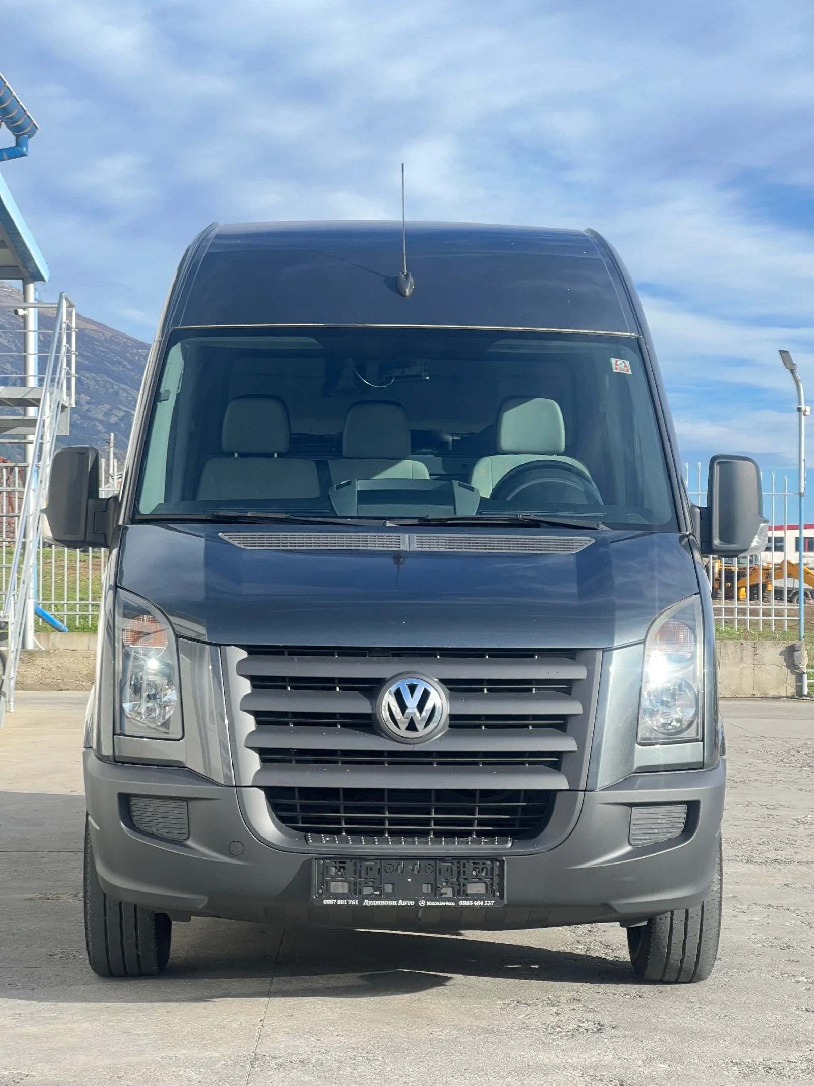 VW Crafter 2.5TDI - 136hp / Климатроник / Автентичен вид! - изображение 3