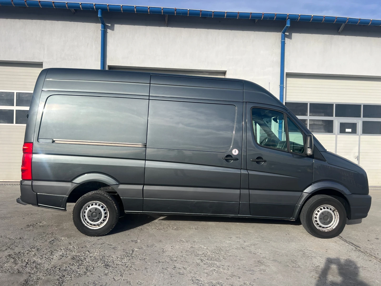 VW Crafter 2.5TDI - 136hp / Климатроник / Автентичен вид! - изображение 9