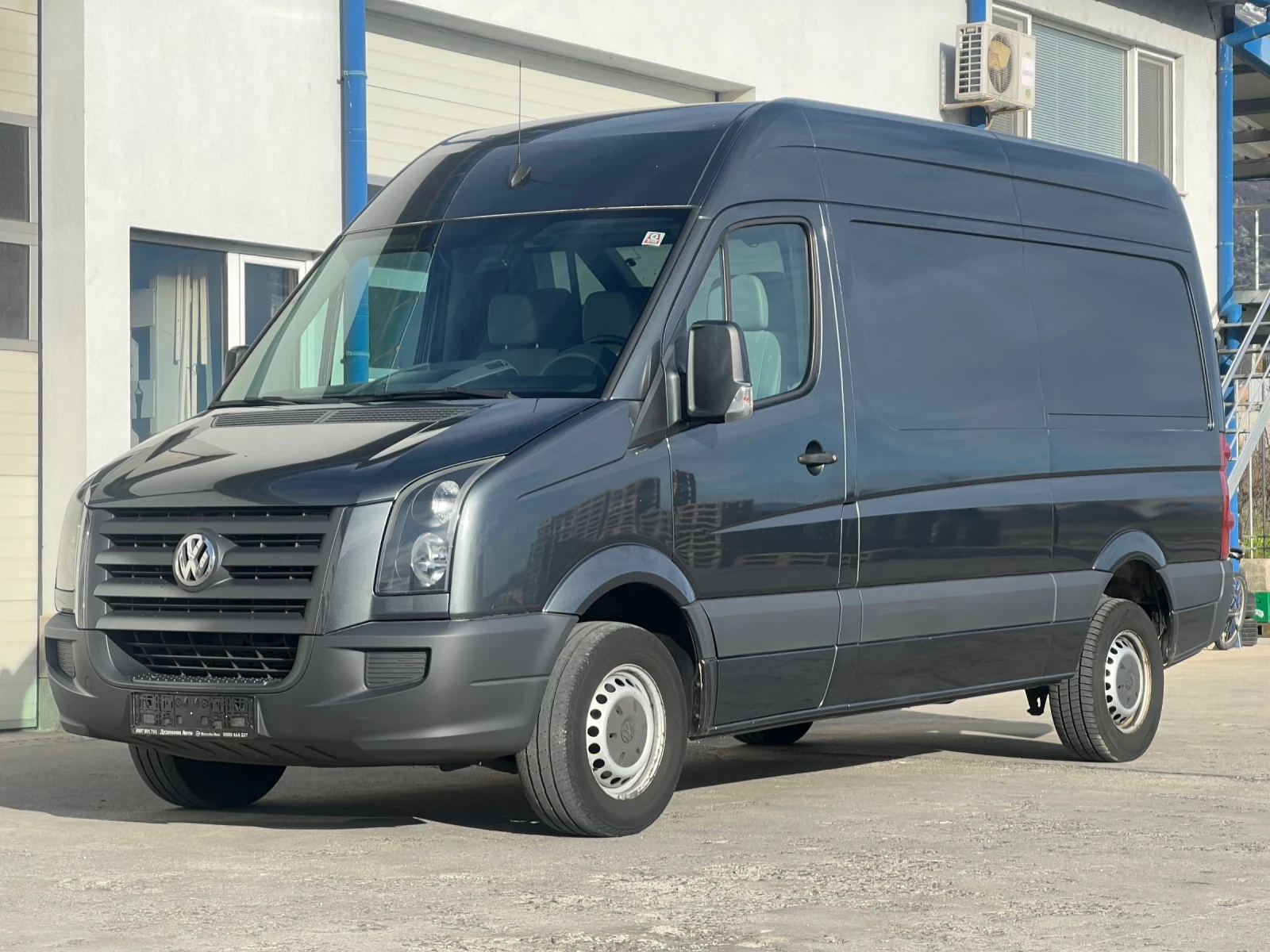 VW Crafter 2.5TDI - 136hp / Климатроник / Автентичен вид! - изображение 4