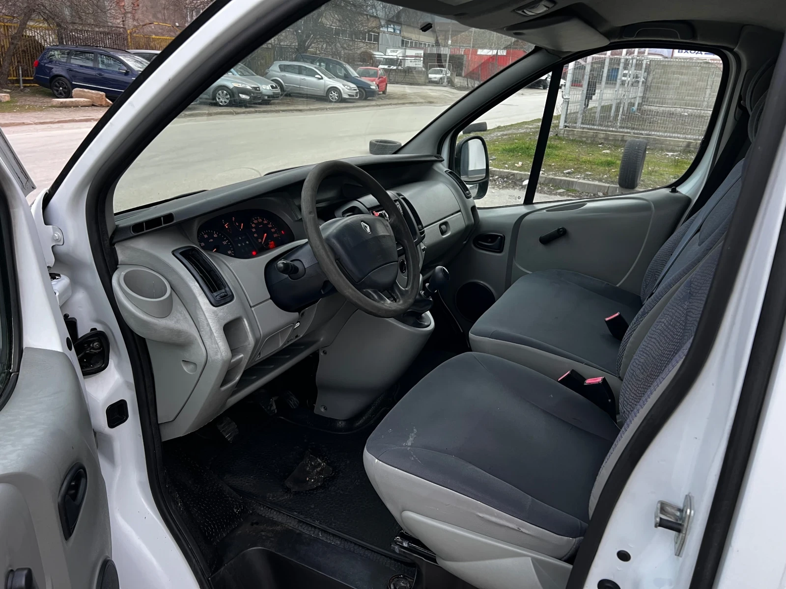 Renault Trafic 1.9DCI 80к.с , снимка 9 - Бусове и автобуси - 53713095