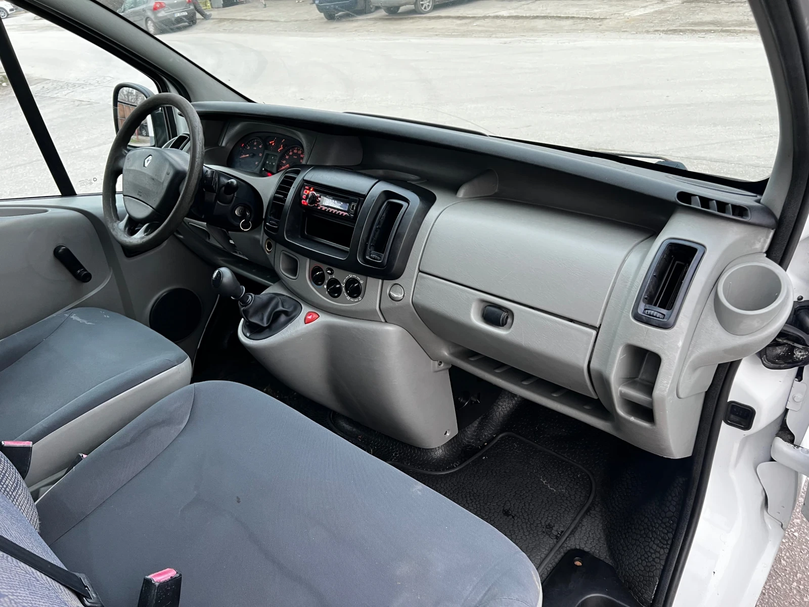 Renault Trafic 1.9DCI 80к.с , снимка 10 - Бусове и автобуси - 53713095
