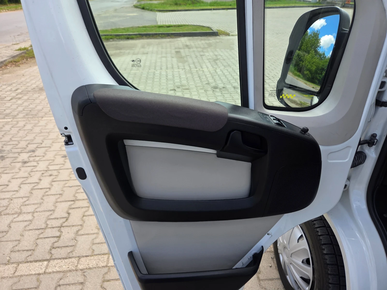 Peugeot Boxer Нов внос 2.2д-150к.с Клима-Рерфектен, снимка 11 - Бусове и автобуси - 54582517