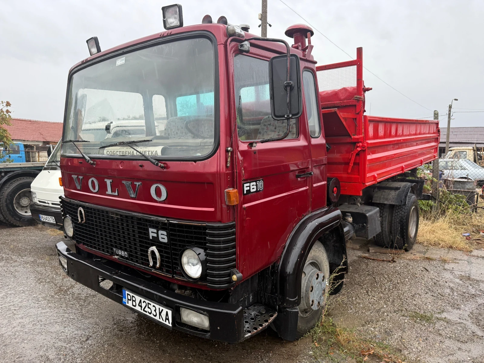 Volvo Fl Тристранен самосвал, снимка 3 - Камиони - 55647138