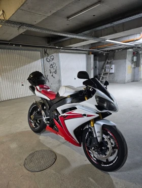 ����� �� �������� �� Yamaha YZF-R1