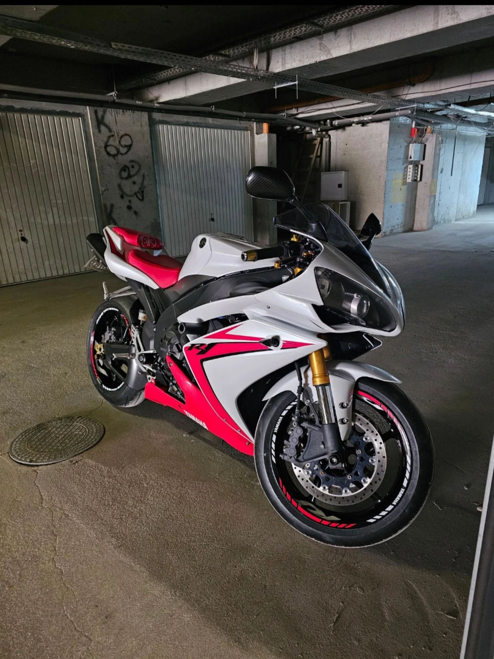 Yamaha YZF-R1, снимка 2 - Мотоциклети и мототехника - 54978877