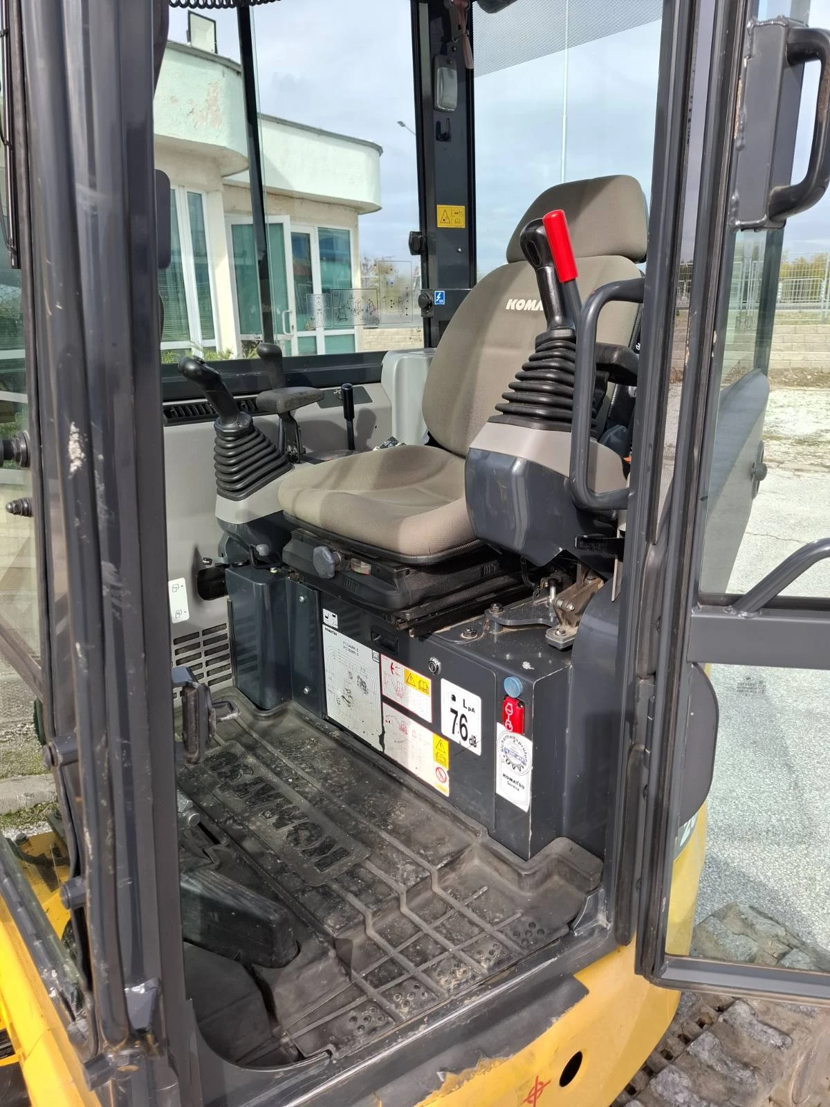  Komatsu PC26 MR-5 , 3  | Mobile.bg   13