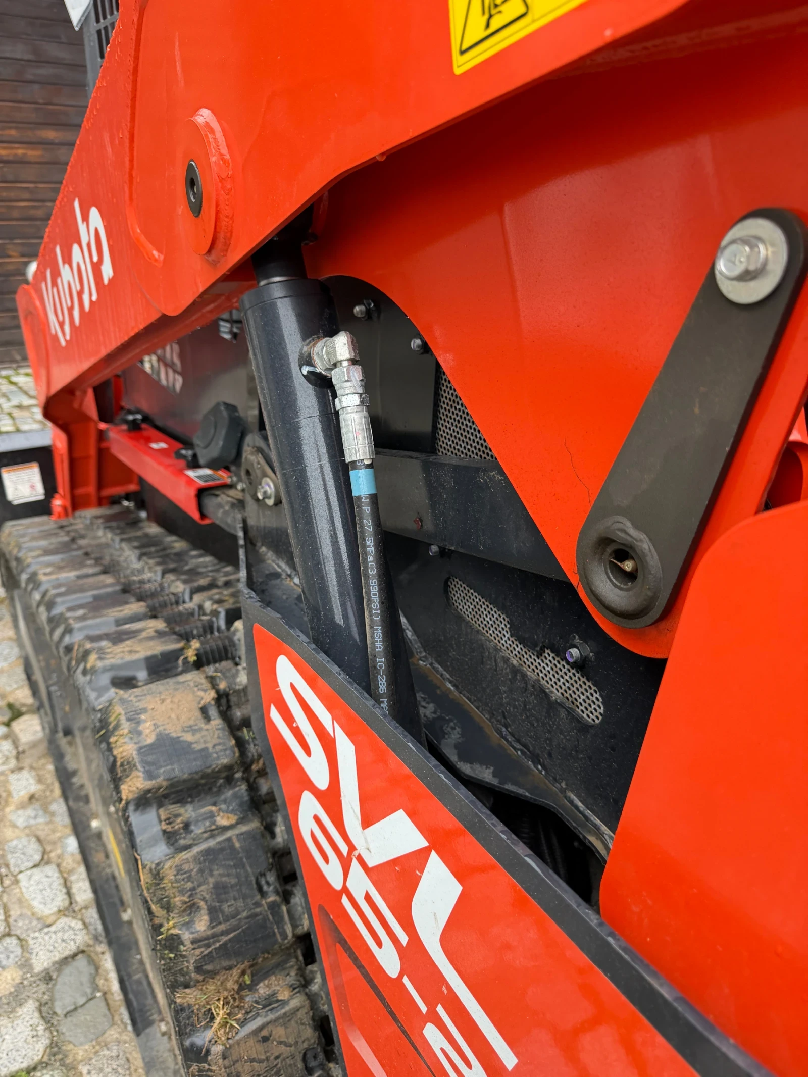 ���� ����� �������� Kubota SVL62-2 | Mobile.bg � ����������� 5