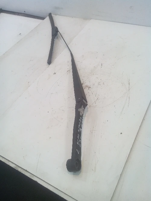 Рамо чистачка ляво Субару Импреза