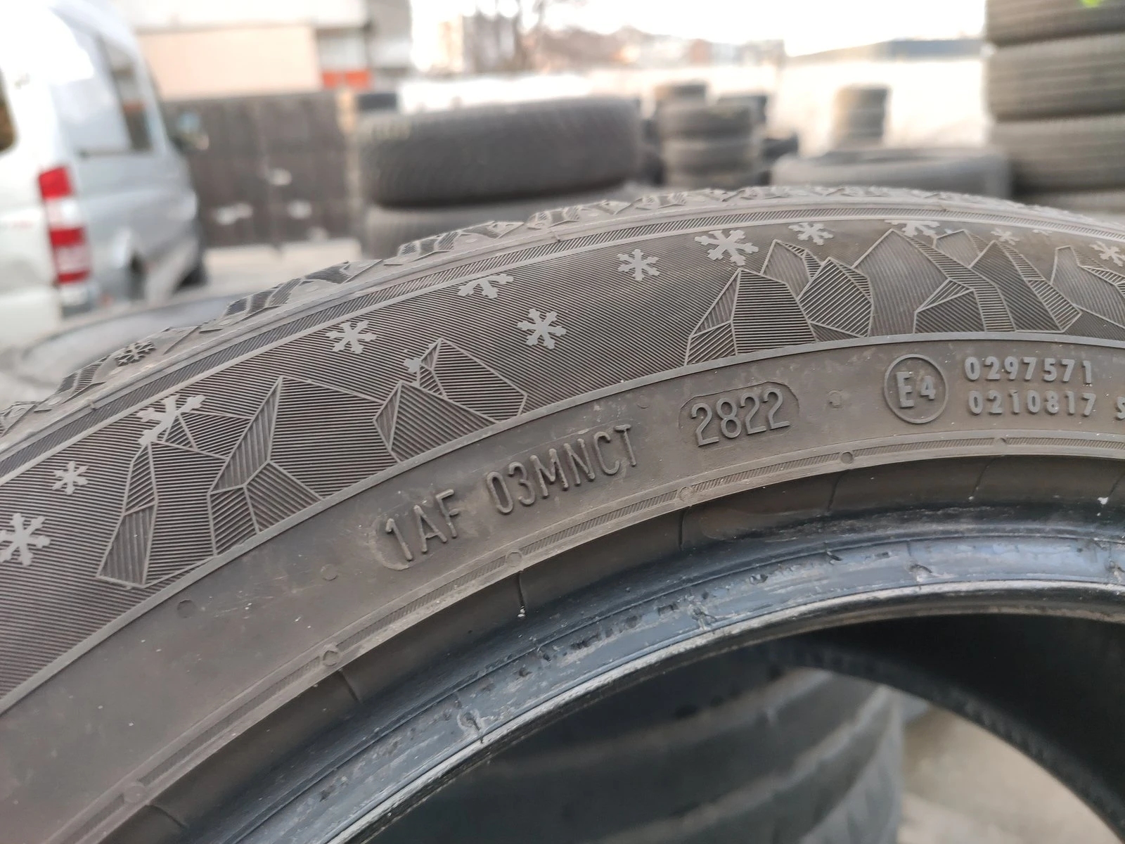 Гуми Зимни 215/55R18, снимка 10 - Гуми и джанти - 56735356