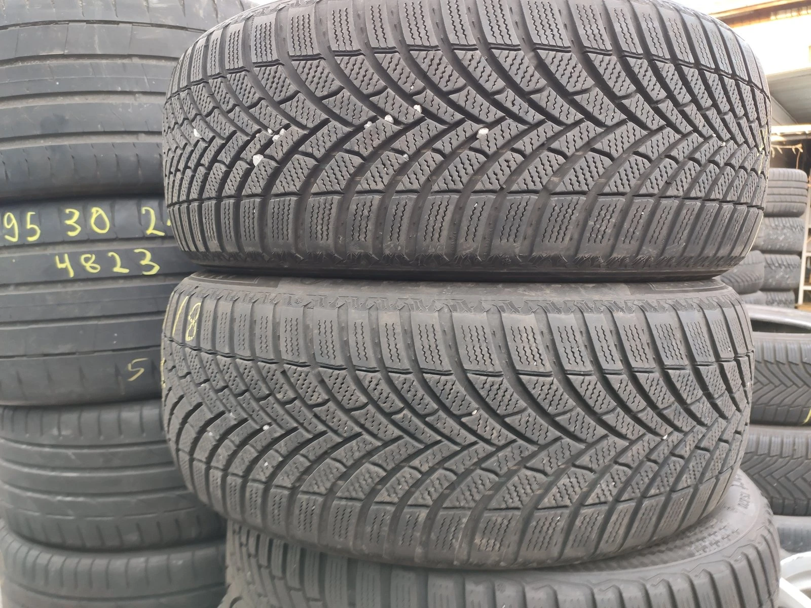 Гуми Зимни 215/55R18, снимка 5 - Гуми и джанти - 56735356