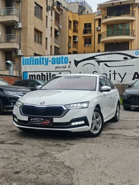 Skoda Octavia ДИСТРОНИК, АМБИЕНТ, ПАМЕТ, ПОДГРЕВ, КАМЕРА, ФУЛ!, снимка 1