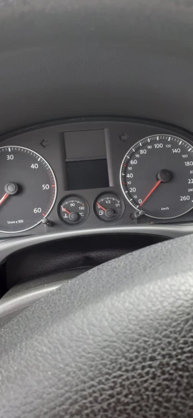 Обява за продажба на VW Touran 1.9 TDI ~7 900 лв. - изображение 11