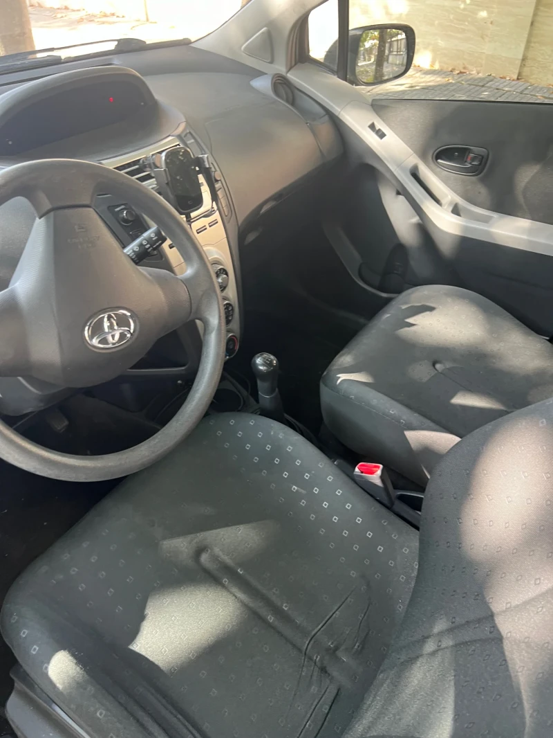 Toyota Yaris, снимка 16 - Автомобили и джипове - 47141321