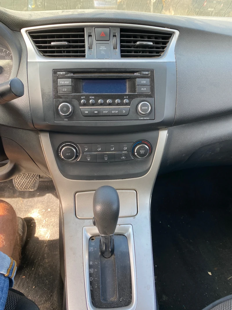 Nissan Sentra, снимка 6 - Автомобили и джипове - 47261254