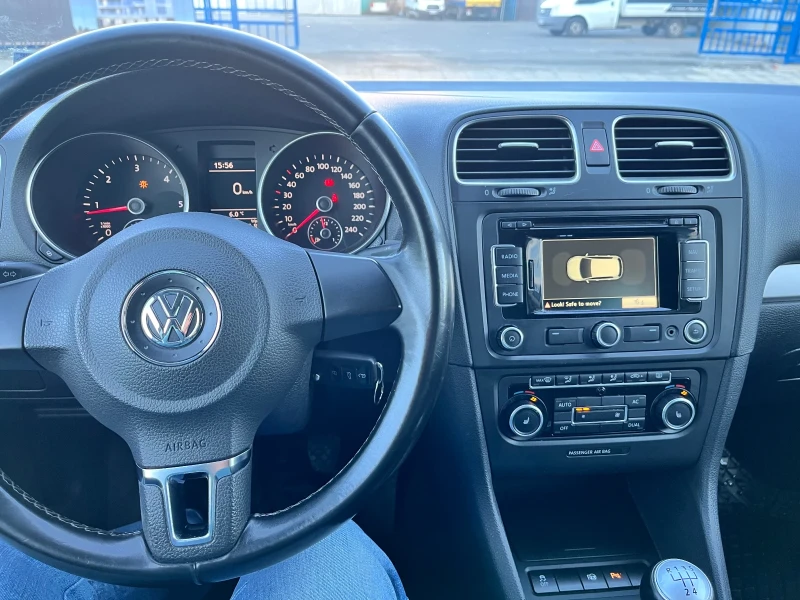 VW Golf 1.6 TDI, снимка 13 - Автомобили и джипове - 48779680