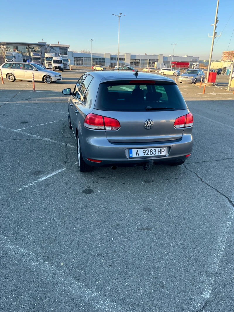 VW Golf 1.6 TDI, снимка 9 - Автомобили и джипове - 48779680