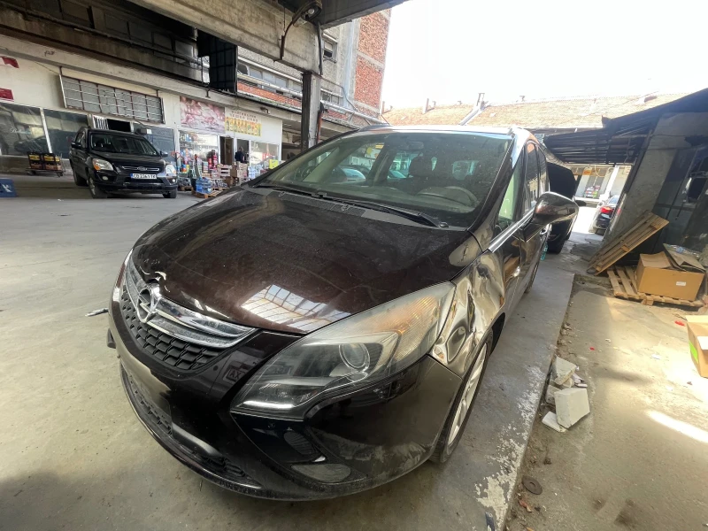 Opel Zafira 1.6ecoM, снимка 2 - Автомобили и джипове - 49241434