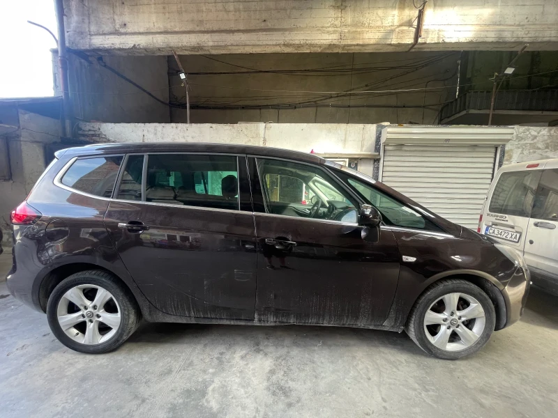 Opel Zafira 1.6ecoM, снимка 4 - Автомобили и джипове - 49241434