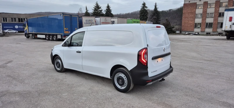 Renault Kangoo 45kw, Maxi L2, 3 местен, Швейцария, 1650km, снимка 4 - Автомобили и джипове - 49507165