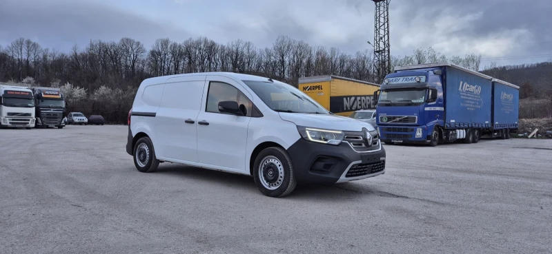 Renault Kangoo 45kw, Maxi L2, 3 местен, Швейцария, снимка 2 - Автомобили и джипове - 49507165