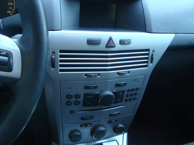 Opel Astra, снимка 9 - Автомобили и джипове - 51073490