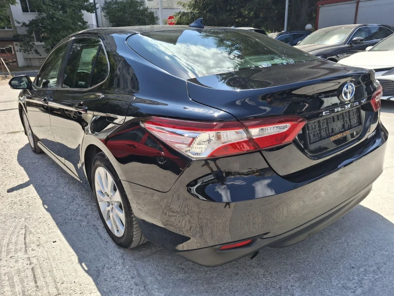 Toyota Camry 2.5 Hybrid Bisiness Edition, снимка 4 - Автомобили и джипове - 51388222