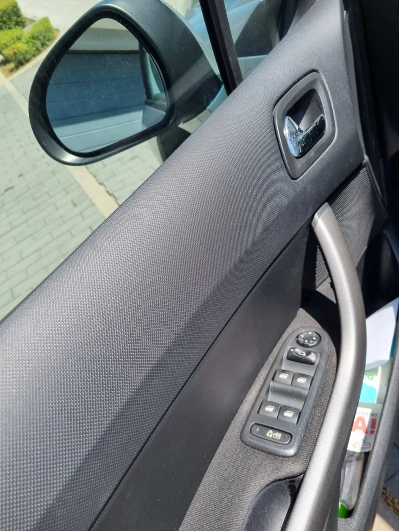 Peugeot 308 1.6 eHDI, снимка 8 - Автомобили и джипове - 51636577