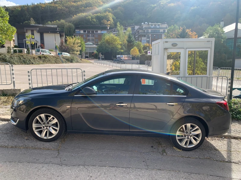 Opel Insignia 2.0 CDTi, снимка 2 - Автомобили и джипове - 51883249