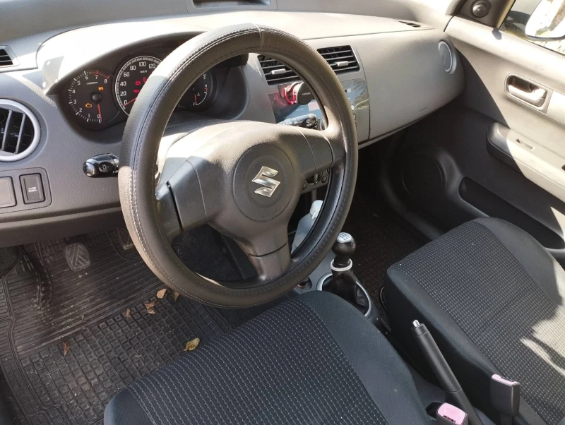 Suzuki Swift, снимка 8 - Автомобили и джипове - 52243921