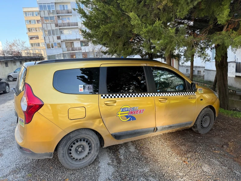 Dacia Lodgy 1.6i, снимка 2 - Автомобили и джипове - 52523467