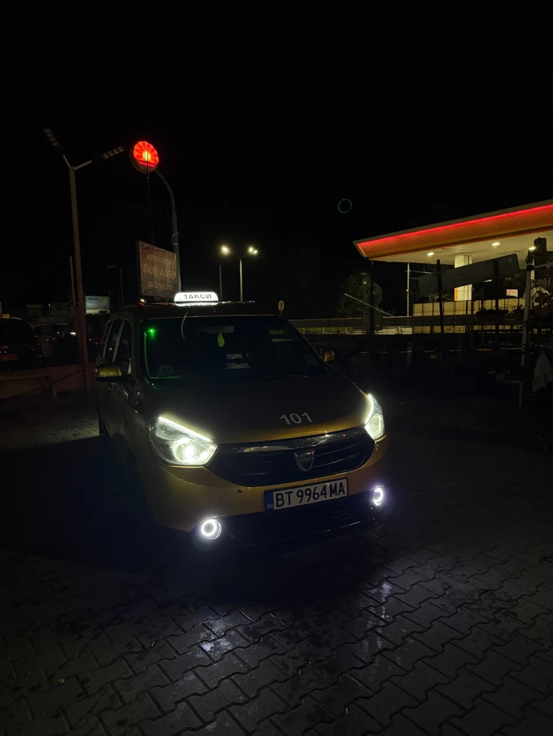 Dacia Lodgy 1.6i, снимка 8 - Автомобили и джипове - 52523467