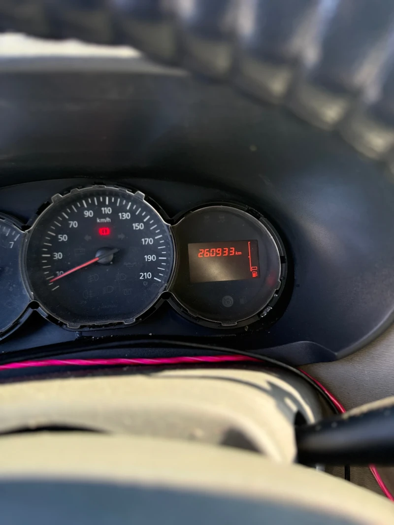 Dacia Lodgy 1.6i, снимка 7 - Автомобили и джипове - 52523467