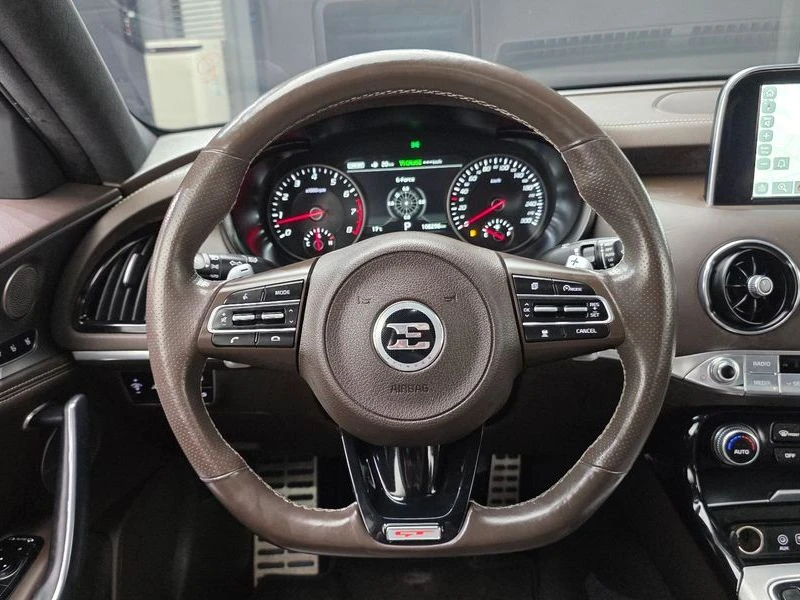 Kia Stinger 3.3 Turbo AWD| 365к.с.| ВКЛ.ТЕХНОТЕСТ, снимка 12 - Автомобили и джипове - 55123021