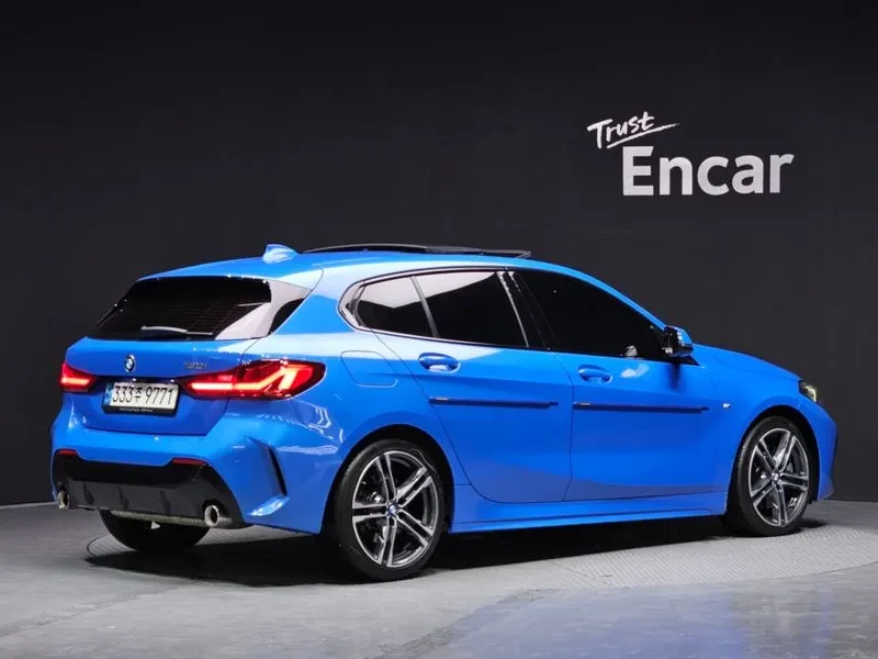 BMW 120 I (F40) M Sports, снимка 2 - Автомобили и джипове - 55899748