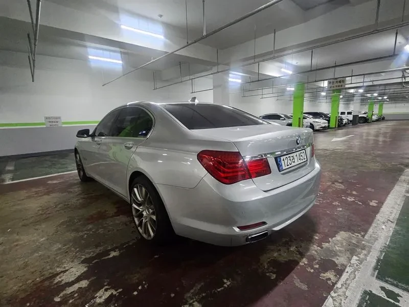 BMW 740 i - САМО 30% АВАНС, снимка 2 - Автомобили и джипове - 56027895
