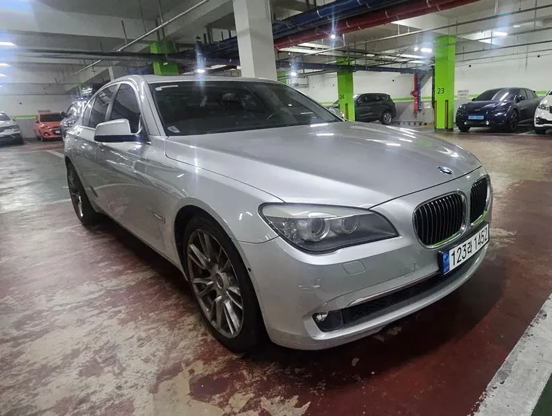 BMW 740 i - САМО 30% АВАНС, снимка 4 - Автомобили и джипове - 56027895